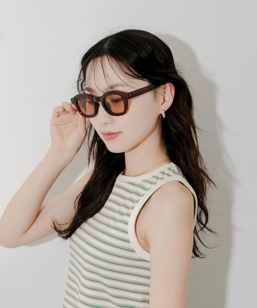 SMELLY（スメリー）の「ワイドフレームサングラス（メガネ・レディース・ブラウン/ブラック/ベージュ・-）」の15枚目の写真