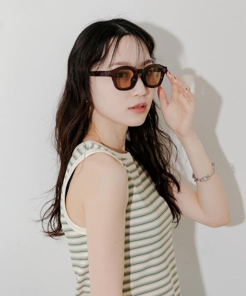 SMELLY（スメリー）の「ワイドフレームサングラス（メガネ・レディース・ブラウン/ブラック/ベージュ・-）」の14枚目の写真