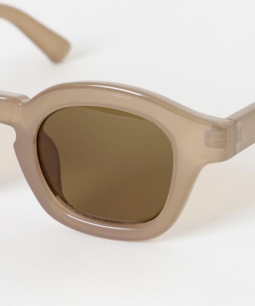 SMELLY（スメリー）の「ワイドフレームサングラス（メガネ・レディース・ブラウン/ブラック/ベージュ・-）」の4枚目の写真