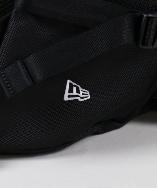 NEW ERA(ニューエラ)の「【NEWERA/ニューエラ】35L大容量バックパック/通学 部活 通勤 旅行/クロスベルト付きリュック(バックパック/リュック・メンズ・ブラック・ONESIZE)」の8枚目の写真