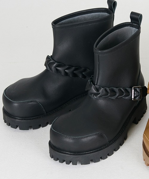 DISCOVERED（ディスカバード）の「DISCOVERED BRAID STRAP ENGINEER BOOTS（ブーツ・メンズ・キャメル/ブラック系その他/ブラック/その他・39/40/41/42/43/44）」の2枚目の写真