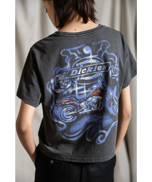 Harley-Davidson(ハーレーダビッドソン)の「Dickies(R) x H-D(R)ヴィンテージソフテイルボクシークロップTシャツ(Tシャツ/カットソー・レディース・グレー系その他・S/L/XS/M/XL)」の6枚目の写真