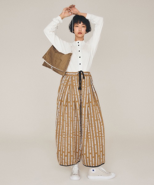 sneeuw（スニュウ）の「ウォッシュトキルティングバッグ（ショルダーバッグ・レディース・グレー/ブラウン・ONESIZE）」の4枚目の写真