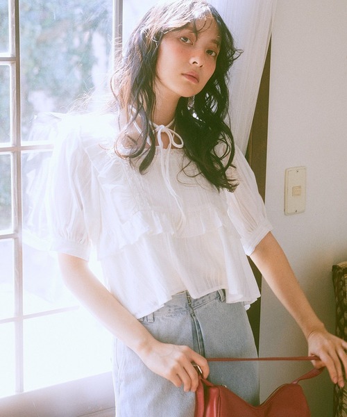 earth music&ecology（アースミュージックアンドエコロジー）の「パフスリーブコットンフリルブラウス（シャツ/ブラウス・レディース・オフホワイト/サックスブルー/ブラック・FREE）」の16枚目の写真