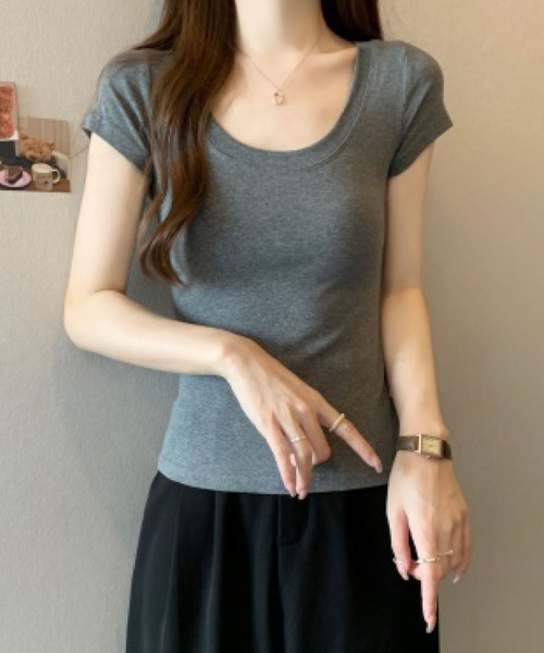 2ly2(トゥーリートゥー)の「選べる豊富なカラー!シンプル&ベーシックTシャツ(Tシャツ/カットソー・レディース・ホワイト/ライトブルー/ブラック/ダークグリーン/ベージュ/パープル/ネイビー/ブラウン/グレー/カーキ/ピンク/ライム/イエロー/グリーン/ダークグレー/ミント/ボルドー/モカ/グレー系その他/ピンク系その他/ライトピンク/ライトベージュ/テラコッタ・FREE)」の4枚目の写真