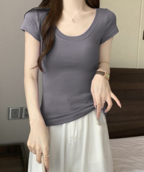 2ly2(トゥーリートゥー)の「選べる豊富なカラー!シンプル&ベーシックTシャツ(Tシャツ/カットソー・レディース・ホワイト/ライトブルー/ブラック/ダークグリーン/ベージュ/パープル/ネイビー/ブラウン/グレー/カーキ/ピンク/ライム/イエロー/グリーン/ダークグレー/ミント/ボルドー/モカ/グレー系その他/ピンク系その他/ライトピンク/ライトベージュ/テラコッタ・FREE)」の5枚目の写真