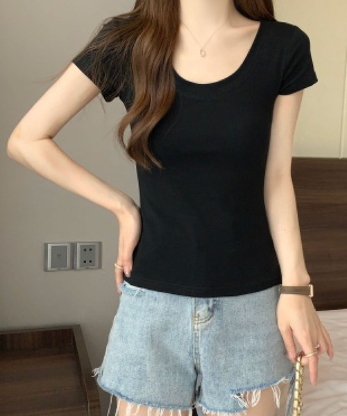 2ly2(トゥーリートゥー)の「選べる豊富なカラー!シンプル&ベーシックTシャツ(Tシャツ/カットソー・レディース・ホワイト/ライトブルー/ブラック/ダークグリーン/ベージュ/パープル/ネイビー/ブラウン/グレー/カーキ/ピンク/ライム/イエロー/グリーン/ダークグレー/ミント/ボルドー/モカ/グレー系その他/ピンク系その他/ライトピンク/ライトベージュ/テラコッタ・FREE)」の3枚目の写真