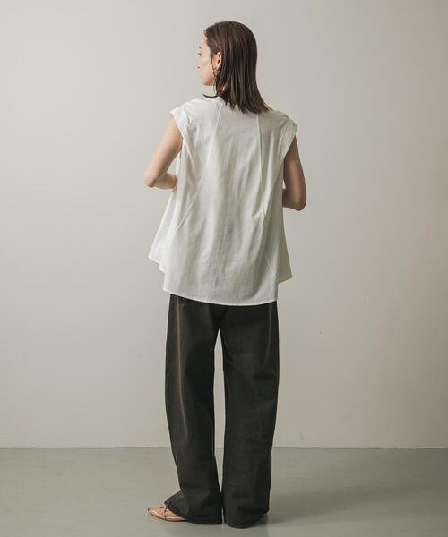 SENSE OF PLACE by URBAN RESEARCH(センスオブプレイスバイアーバンリサーチ)の「ショルダータックフレアカットトップ(Tシャツ/カットソー・レディース・グリーン/ブラック/オフホワイト・ONE)」の10枚目の写真