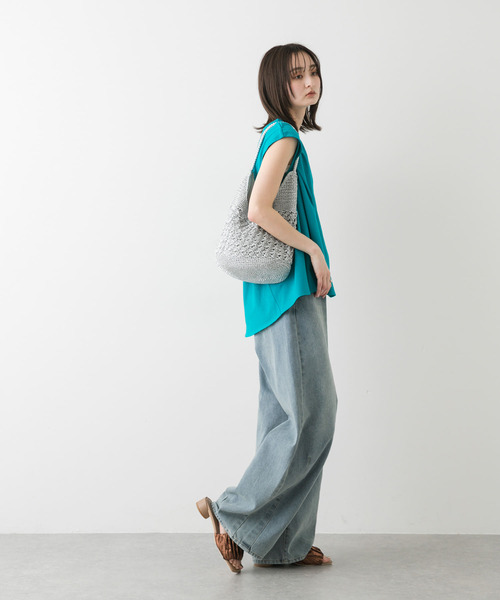 SENSE OF PLACE by URBAN RESEARCH(センスオブプレイスバイアーバンリサーチ)の「ショルダータックフレアカットトップ(Tシャツ/カットソー・レディース・グリーン/ブラック/オフホワイト・ONE)」の4枚目の写真