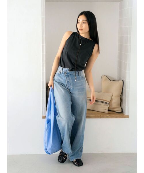 Ungrid(アングリッド)の「ショルダータックボックスシルエットタンクトップ(タンクトップ・レディース・その他1/ブラック/オフホワイト・FREE)」の6枚目の写真