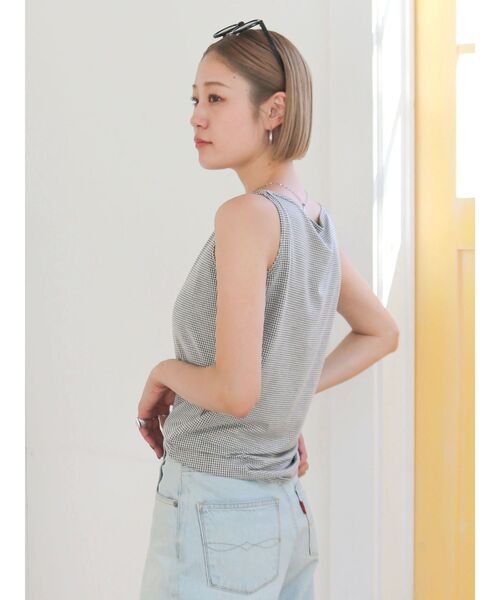 Ungrid(アングリッド)の「ショルダータックボックスシルエットタンクトップ(タンクトップ・レディース・その他1/ブラック/オフホワイト・FREE)」の12枚目の写真