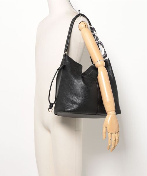 m.f.editorial(エムエフエディトリアル)の「【天巾着マグネット付き】スカーフ付き ワンショルダーバッグ(ショルダーバッグ・レディース・ベージュ/ブラック・FREE)」の7枚目の写真