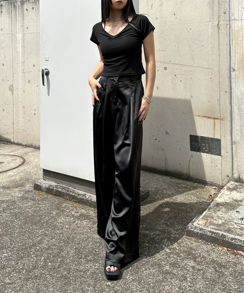 LVEU.(ラブユ.)の「【LVEU.】フロントギャザーリブトップス / トップス カットソー リブ ドレープ 半袖 クロップド ショート ブラック ホワイト ZOZOTOWN限定(Tシャツ/カットソー・レディース・ホワイト/ブラック・FREE)」の7枚目の写真