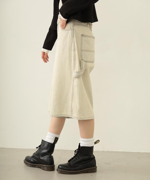 MILKFED.（ミルクフェド）の「PAINTER BAGGY SHORTS（デニムパンツ・レディース・オフホワイト/ブラック/ライトインディゴブルー・S/M）」の14枚目の写真