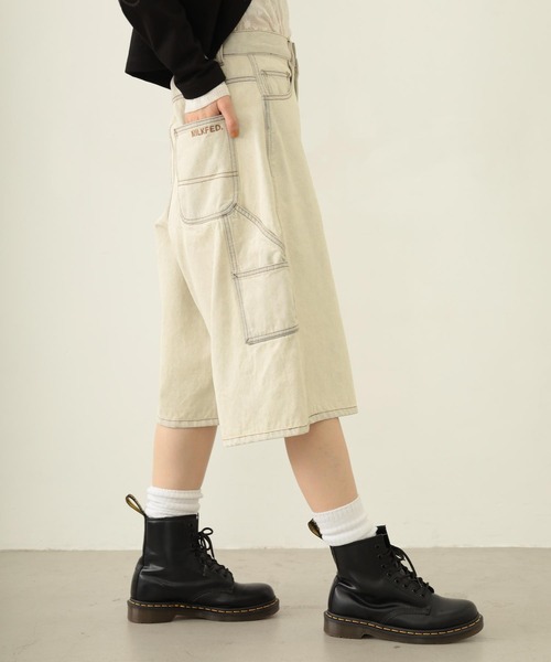 MILKFED.（ミルクフェド）の「PAINTER BAGGY SHORTS（デニムパンツ・レディース・オフホワイト/ブラック/ライトインディゴブルー・S/M）」の15枚目の写真