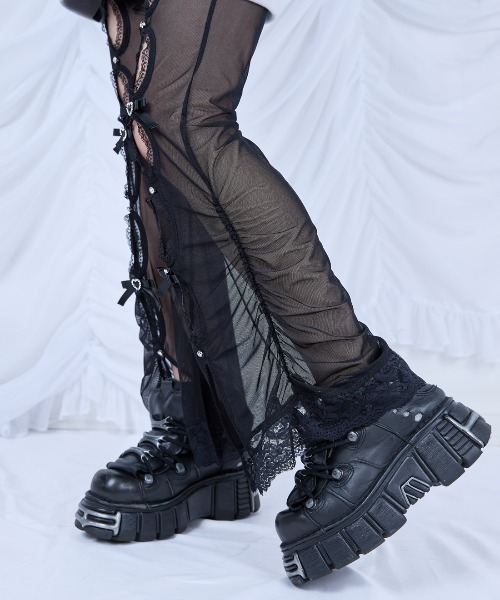Ribbon and stone front open tulle pants（その他パンツ）｜AVENCHUMU