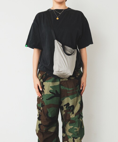 bpr BEAMS（ビーピーアール ビームス ）の「リップストップ ディープ トートバッグ S（トートバッグ・レディース・ベージュ/オレンジ/パープル/グリーン/ブラック/グレー・ONE SIZE）」の4枚目の写真