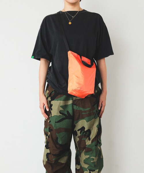 bpr BEAMS（ビーピーアール ビームス ）の「リップストップ ディープ トートバッグ S（トートバッグ・レディース・ベージュ/オレンジ/パープル/グリーン/ブラック/グレー・ONE SIZE）」の6枚目の写真