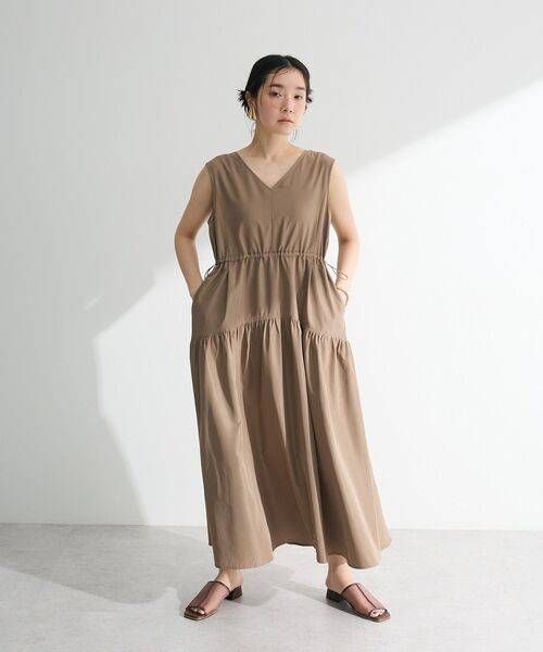 ELENCARE DUE（エレンカーレデュエ）の「・ELENCARE DUE ドロストティアードワンピ（ワンピース・レディース・オフホワイト/ダークベージュ/ブラック・FREE）」の4枚目の写真