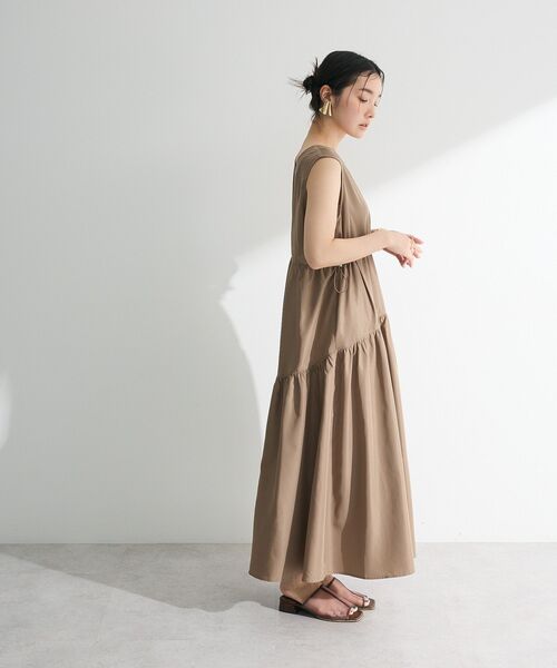ELENCARE DUE（エレンカーレデュエ）の「・ELENCARE DUE ドロストティアードワンピ（ワンピース・レディース・オフホワイト/ダークベージュ/ブラック・FREE）」の5枚目の写真