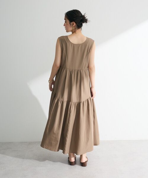 ELENCARE DUE（エレンカーレデュエ）の「・ELENCARE DUE ドロストティアードワンピ（ワンピース・レディース・オフホワイト/ダークベージュ/ブラック・FREE）」の6枚目の写真