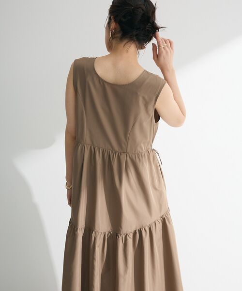 ELENCARE DUE（エレンカーレデュエ）の「・ELENCARE DUE ドロストティアードワンピ（ワンピース・レディース・オフホワイト/ダークベージュ/ブラック・FREE）」の9枚目の写真