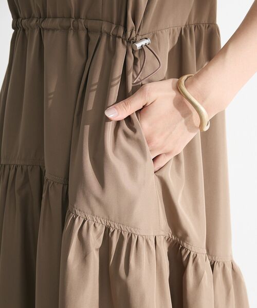 ELENCARE DUE（エレンカーレデュエ）の「・ELENCARE DUE ドロストティアードワンピ（ワンピース・レディース・オフホワイト/ダークベージュ/ブラック・FREE）」の13枚目の写真