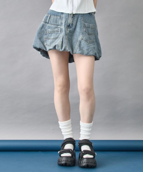 ANAP(アナップ)の「バルーン デニム ミニ スカート(スカート・レディース・ホワイト/ブルー・FREE)」の6枚目の写真