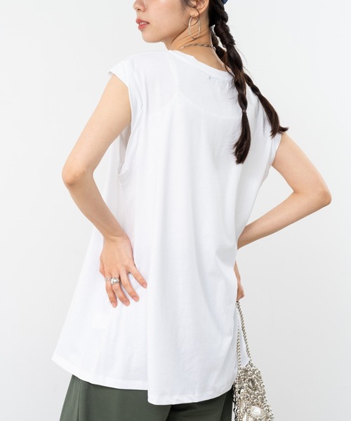 refinedworks(リファインドワークス)の「【refinedworks】肩回りカバーしてくれる ノースリトップス!(Tシャツ/カットソー・レディース・カーキ/ホワイト/ブラック・FREE)」の8枚目の写真
