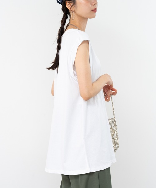 refinedworks(リファインドワークス)の「【refinedworks】肩回りカバーしてくれる ノースリトップス!(Tシャツ/カットソー・レディース・カーキ/ホワイト/ブラック・FREE)」の9枚目の写真