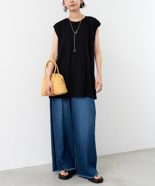 refinedworks(リファインドワークス)の「【refinedworks】肩回りカバーしてくれる ノースリトップス!(Tシャツ/カットソー・レディース・カーキ/ホワイト/ブラック・FREE)」の13枚目の写真