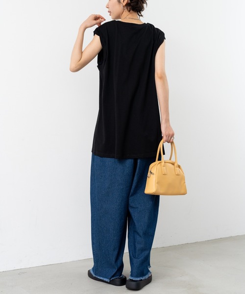 refinedworks(リファインドワークス)の「【refinedworks】肩回りカバーしてくれる ノースリトップス!(Tシャツ/カットソー・レディース・カーキ/ホワイト/ブラック・FREE)」の16枚目の写真