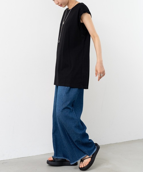 refinedworks(リファインドワークス)の「【refinedworks】肩回りカバーしてくれる ノースリトップス!(Tシャツ/カットソー・レディース・カーキ/ホワイト/ブラック・FREE)」の17枚目の写真