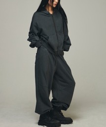 BLR BLUER（ビーエルアールブラー）の「【BLR BLUER】Dyed Circle Logo Over-fit Armor Sweat Pants / 【ビーエルアール ブラー】サイクルロゴオーバーフィットスウェットパンツ（スウェットパンツ）」