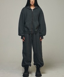 BLR BLUER（ビーエルアールブラー）の「【BLR BLUER】Dyed Circle Logo Over-fit Armor Sweat Pants / 【ビーエルアール ブラー】サイクルロゴオーバーフィットスウェットパンツ（スウェットパンツ）」