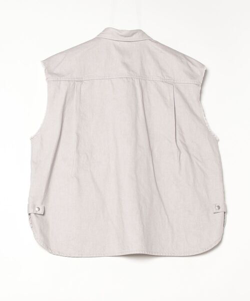 DOUBLE STANDARD CLOTHING（ダブルスタンダードクロージング）の「12ozノースリーブデニムジャケット（ベスト・レディース・ライトグレー・FREE）」の2枚目の写真