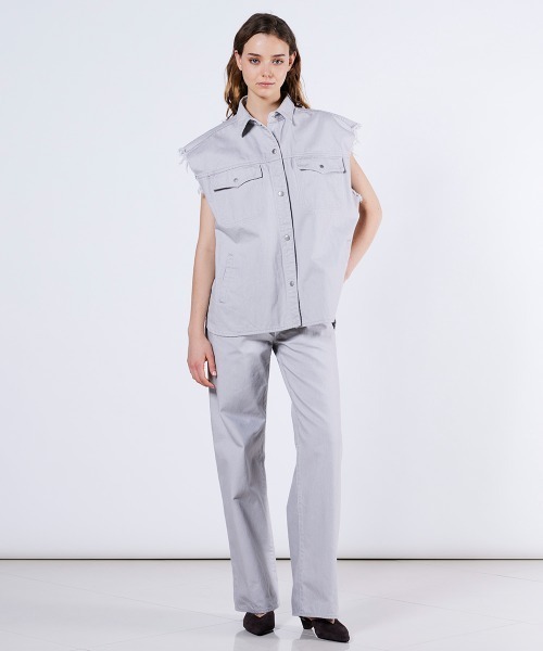 DOUBLE STANDARD CLOTHING（ダブルスタンダードクロージング）の「12ozノースリーブデニムジャケット（ベスト・レディース・ライトグレー・FREE）」の6枚目の写真