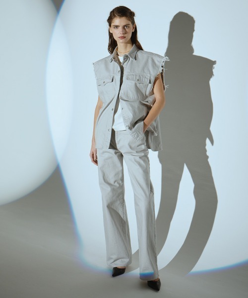 DOUBLE STANDARD CLOTHING（ダブルスタンダードクロージング）の「12ozノースリーブデニムジャケット（ベスト・レディース・ライトグレー・FREE）」の5枚目の写真