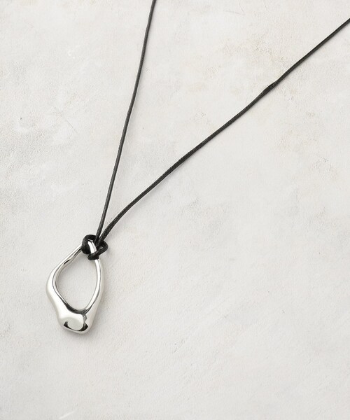 grove(グローブ)の「【ネックホルダー】変形オーバルコードネックレス(ネックレス・レディース・ゴールド/シルバー・00)」の1枚目の写真