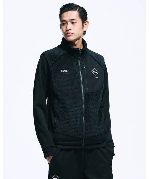 F.C.Real Bristol(エフシーレアルブリストル)の「HYBRID FLEECE VEST(ベスト・メンズ・ベージュ/ブラック・MEDIUM/SMALL/X-LARGE/LARGE/XX-LARGE)」の3枚目の写真