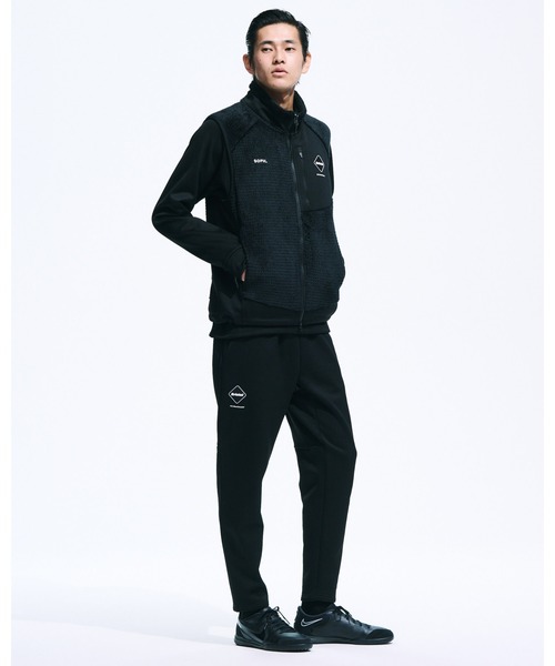 F.C.Real Bristol(エフシーレアルブリストル)の「HYBRID FLEECE VEST(ベスト・メンズ・ベージュ/ブラック・MEDIUM/SMALL/X-LARGE/LARGE/XX-LARGE)」の4枚目の写真