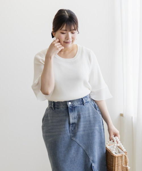 CLETTE(クレット)の「袖シフォンクルーネックニット(ニット/セーター・レディース・ホワイト系その他/オフホワイト/ブラック系その他/ブラック・LL/3L/4L)」の5枚目の写真