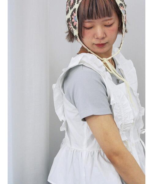 ehka sopo（エヘカソポ）の「フリルノースリーブブラウス（シャツ/ブラウス・レディース・オフホワイト/ブラック/サックスブルー/グリーン・F）」の2枚目の写真
