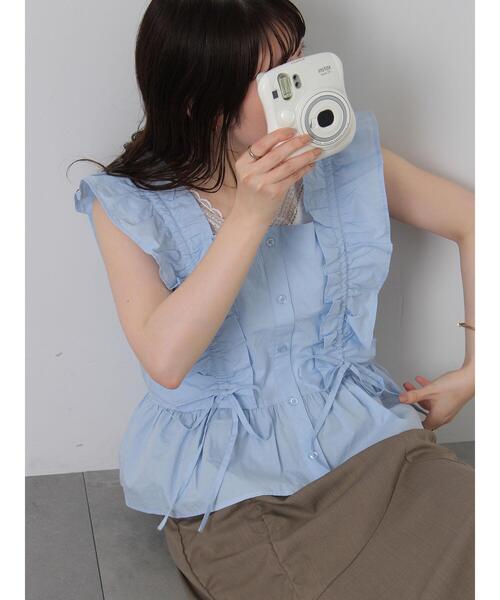 ehka sopo（エヘカソポ）の「フリルノースリーブブラウス（シャツ/ブラウス・レディース・オフホワイト/ブラック/サックスブルー/グリーン・F）」の4枚目の写真