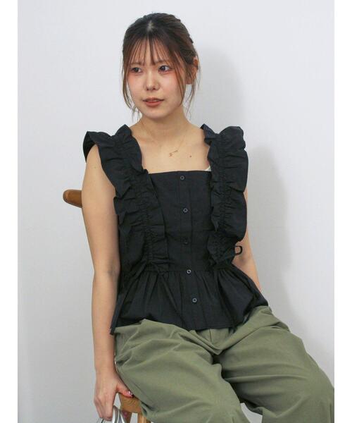 ehka sopo（エヘカソポ）の「フリルノースリーブブラウス（シャツ/ブラウス・レディース・オフホワイト/ブラック/サックスブルー/グリーン・F）」の3枚目の写真