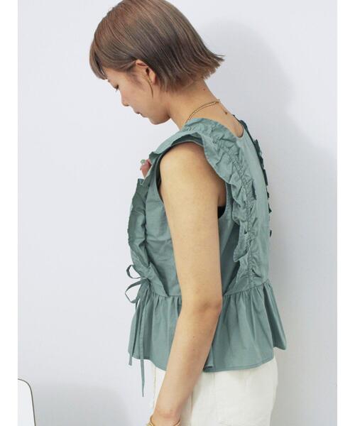 ehka sopo（エヘカソポ）の「フリルノースリーブブラウス（シャツ/ブラウス・レディース・オフホワイト/ブラック/サックスブルー/グリーン・F）」の12枚目の写真
