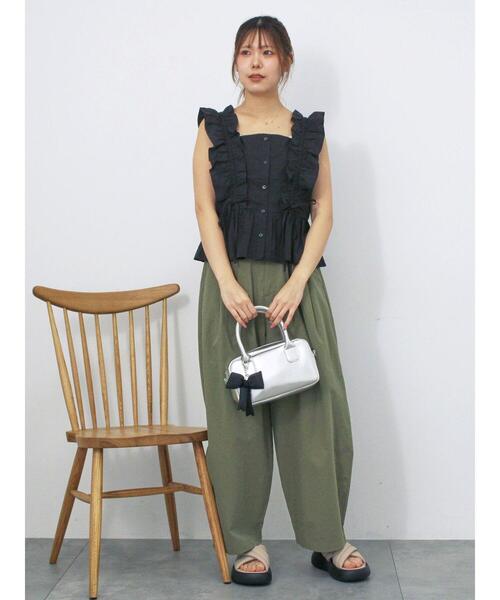 ehka sopo（エヘカソポ）の「フリルノースリーブブラウス（シャツ/ブラウス・レディース・オフホワイト/ブラック/サックスブルー/グリーン・F）」の22枚目の写真