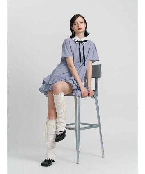 jouetie（ジュエティ）の「リボンタイヘムフリルチュニックシャツ（シャツワンピース・レディース・オフホワイト/ブルー・MEDIUM）」の9枚目の写真