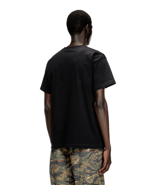 DIESEL（ディーゼル）の「メンズ Tシャツ T-NORM-T11（Tシャツ/カットソー・メンズ・ホワイト/ブラック・SMALL/MEDIUM/X-SMALL/XX-LARGE/LARGE/XXX-LARGE/X-LARGE）」の8枚目の写真