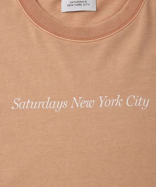 Saturdays NYC（サタデーズ ニューヨークシティ ）の「Pigment Dyed Headline SS T-Shirt（Tシャツ/カットソー・メンズ・グリーン/キナリ/オレンジ・M/L/S/XL）」の7枚目の写真